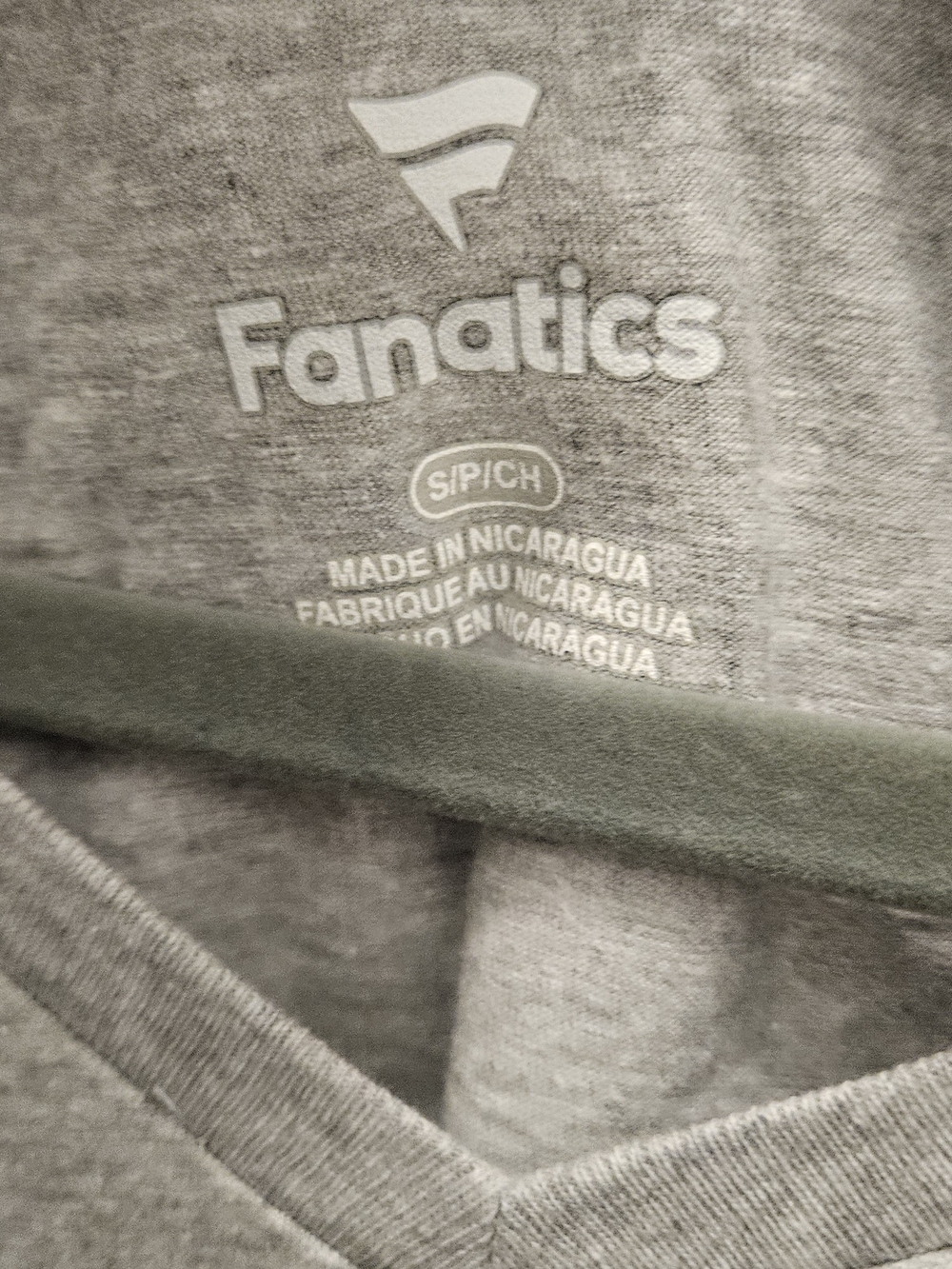 Fanatics Grey V-Neck Tee with Navy Star - Picture 3 of 3